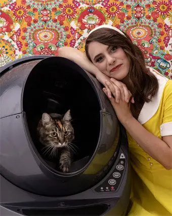 Women-with-litter-robot